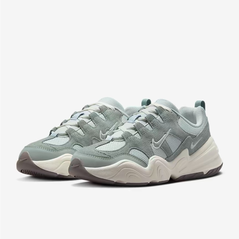 Nike Tech Hera light silver/ sail/ mica green